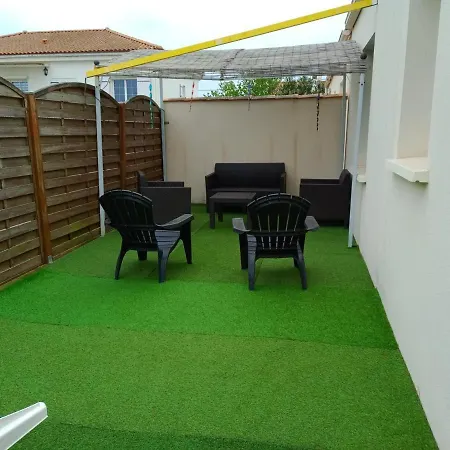 Hébergement de vacances Maison Angles , 4 pièces, 6 personnes - FR-1-357-267 *